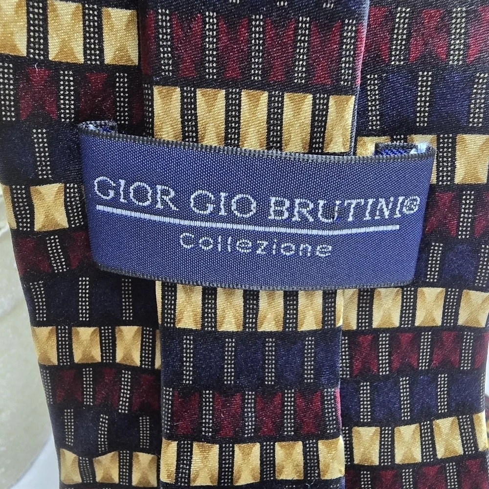 Giorgio Brutini Modern Navy Wine  Gold Tie with Geometric Pattern 100%silk Mens